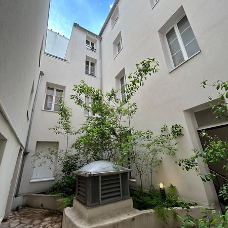 Grand Studio Entierement Renove Au Coeur De Paris Exterior foto